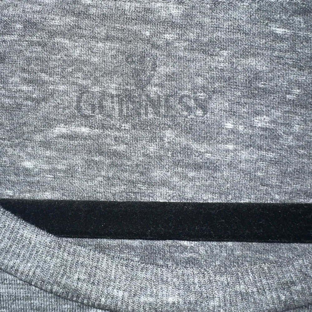 Guinness Gray Graphic Men's T-Shirt 🍺 - Picture 2 of 2